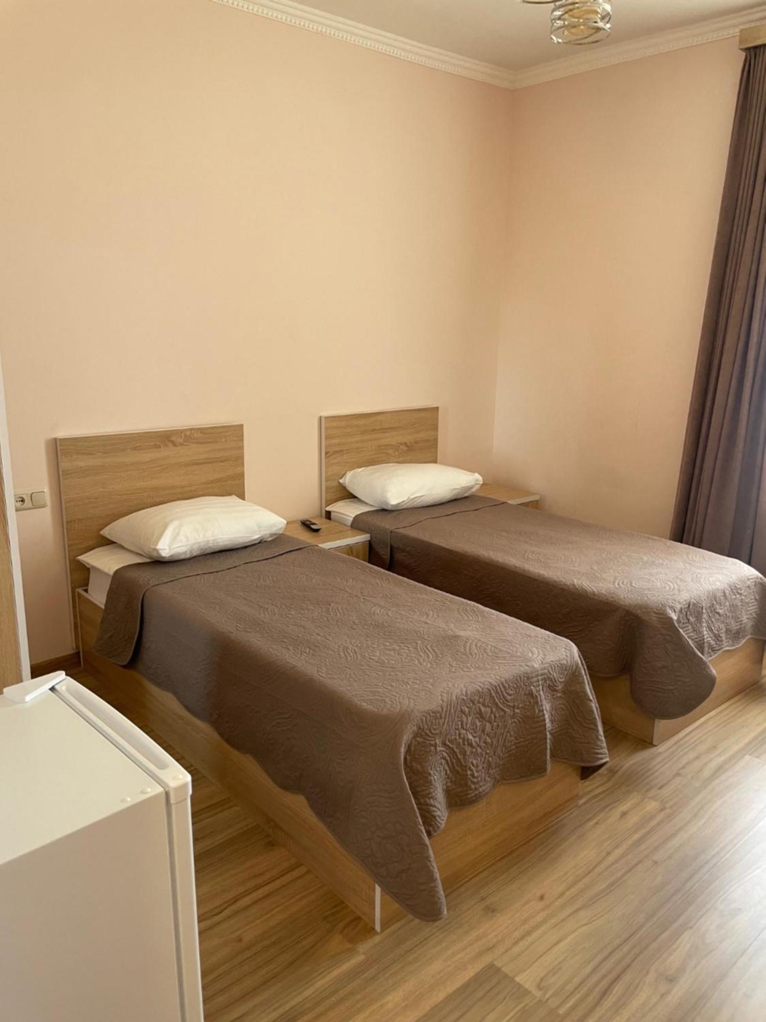 Decca Hotel Jerevan Eksteriør bilde