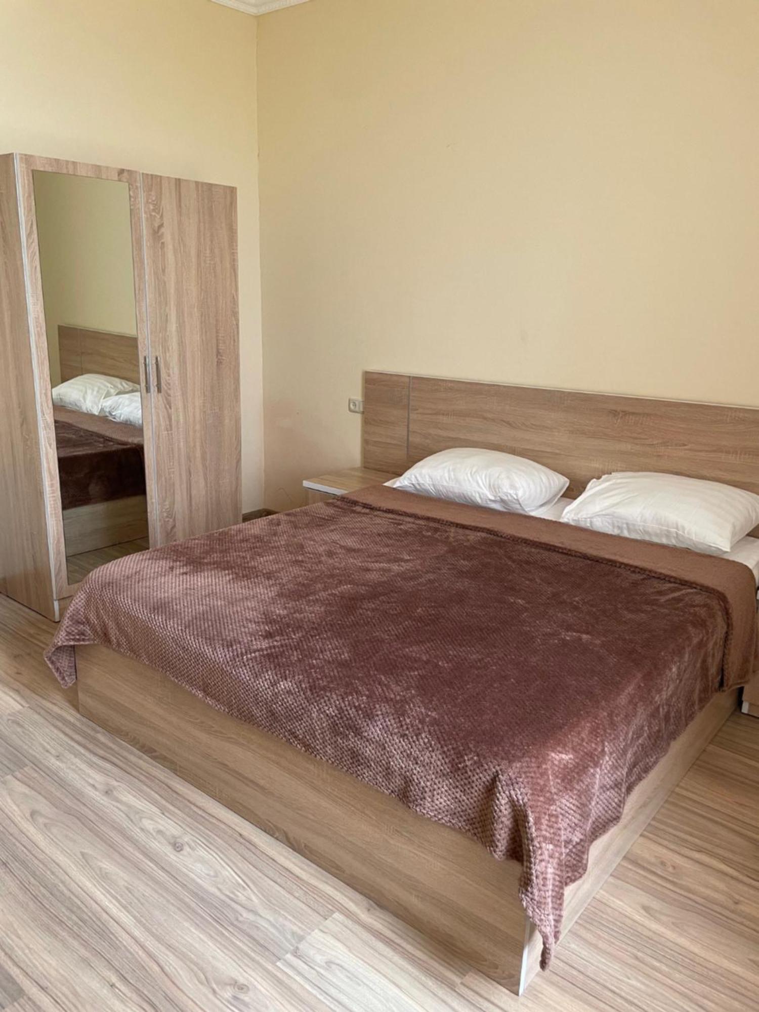 Decca Hotel Jerevan Eksteriør bilde