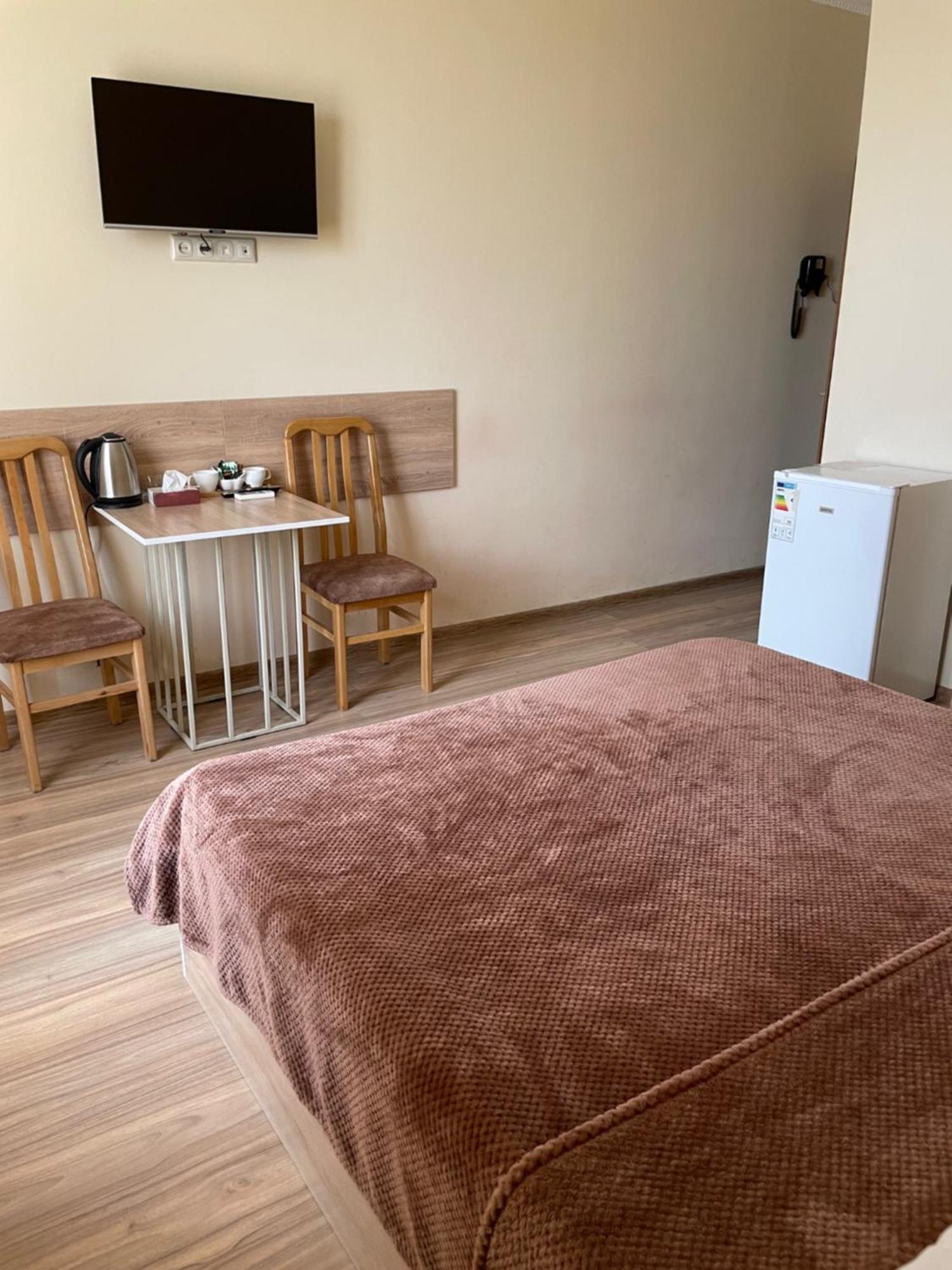 Decca Hotel Jerevan Eksteriør bilde