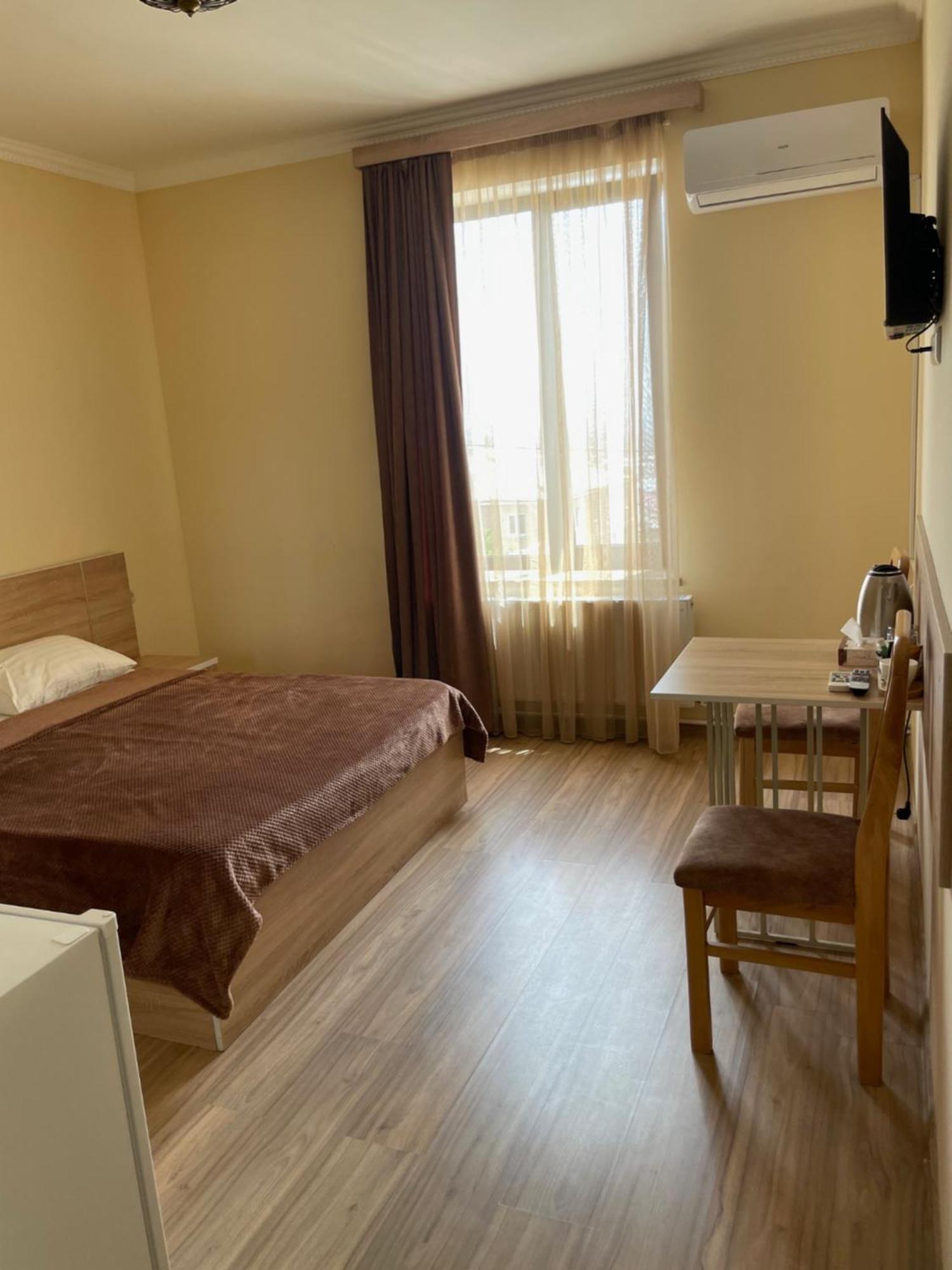 Decca Hotel Jerevan Eksteriør bilde