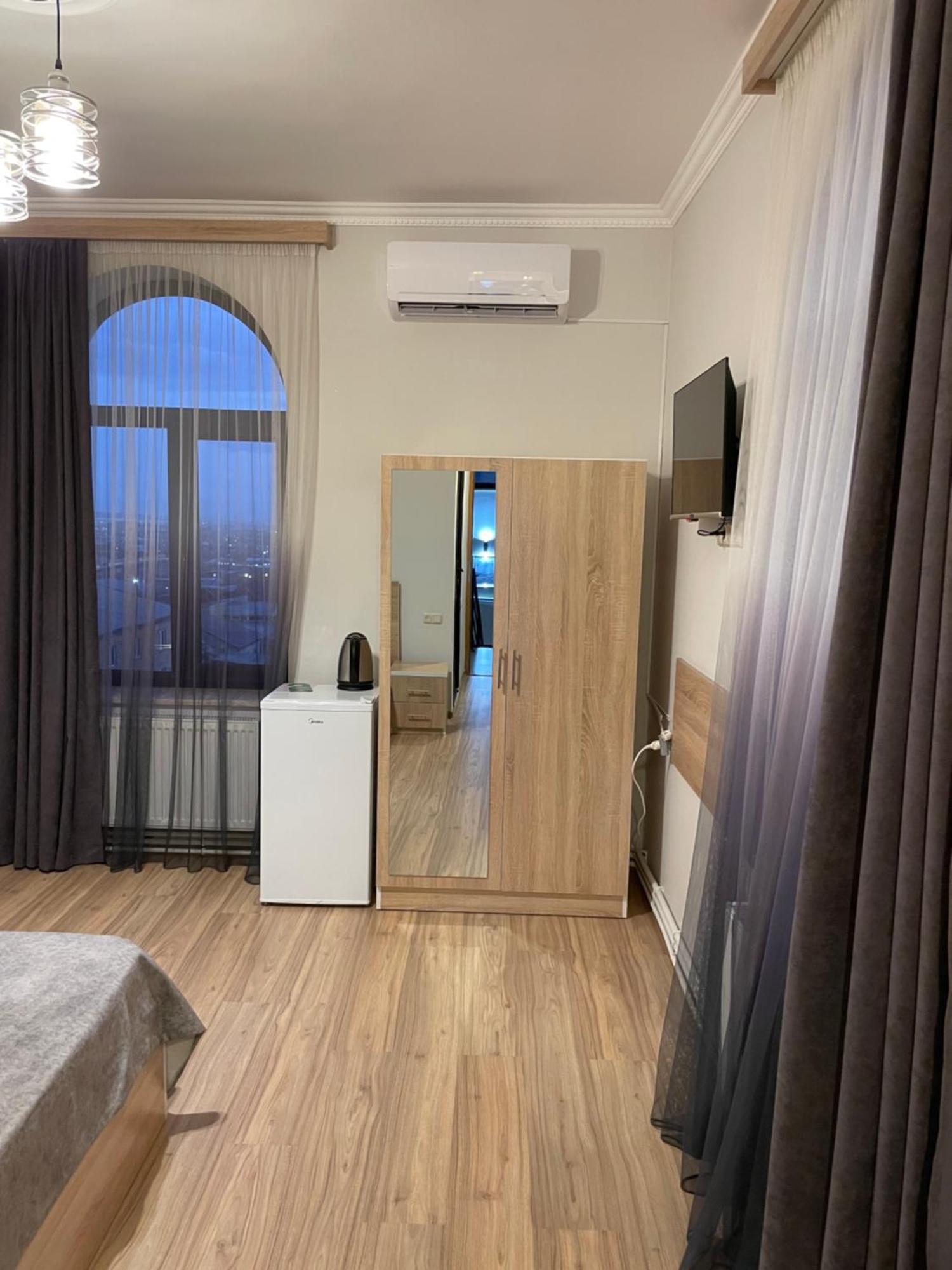 Decca Hotel Jerevan Eksteriør bilde