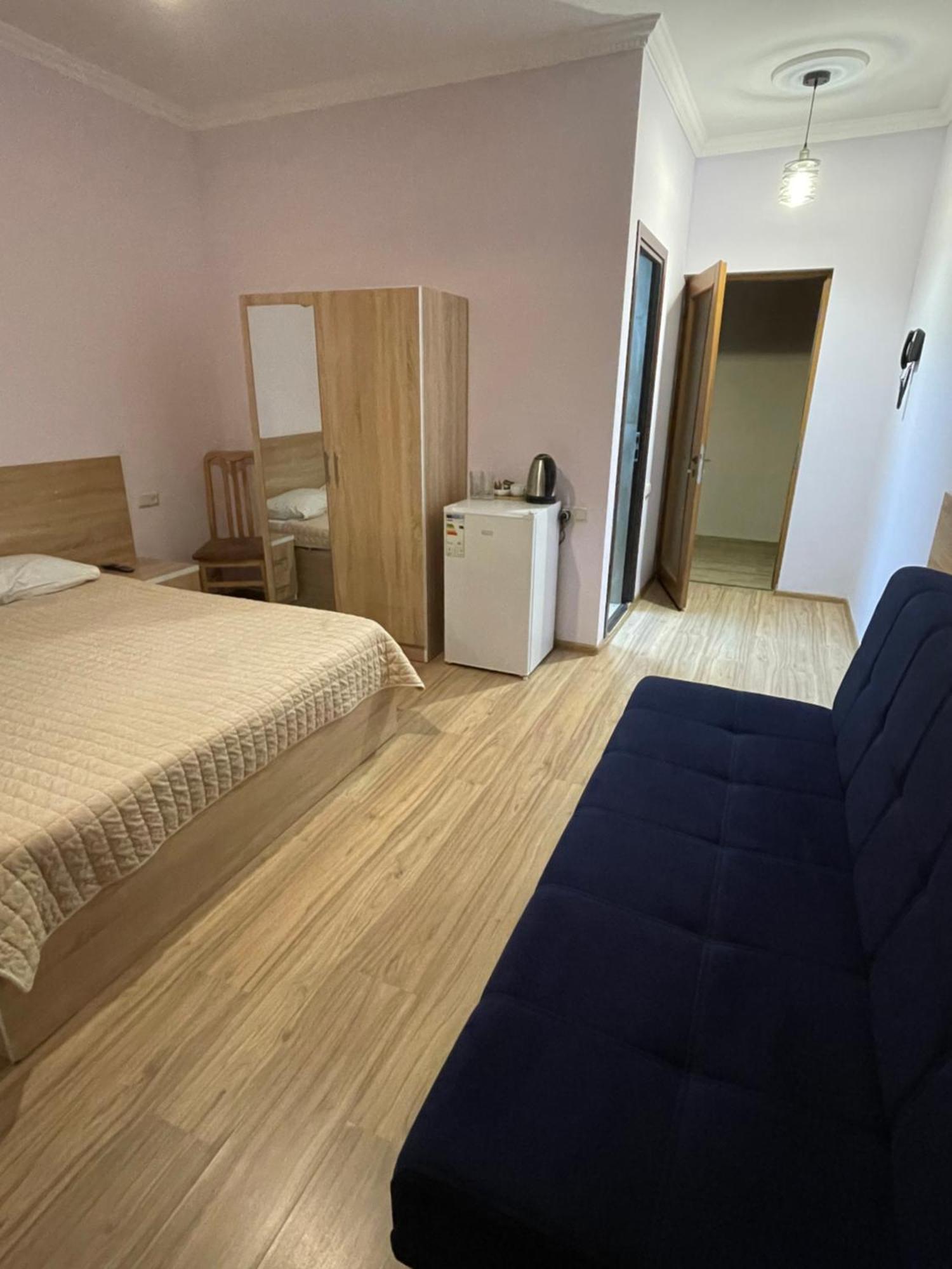 Decca Hotel Jerevan Eksteriør bilde