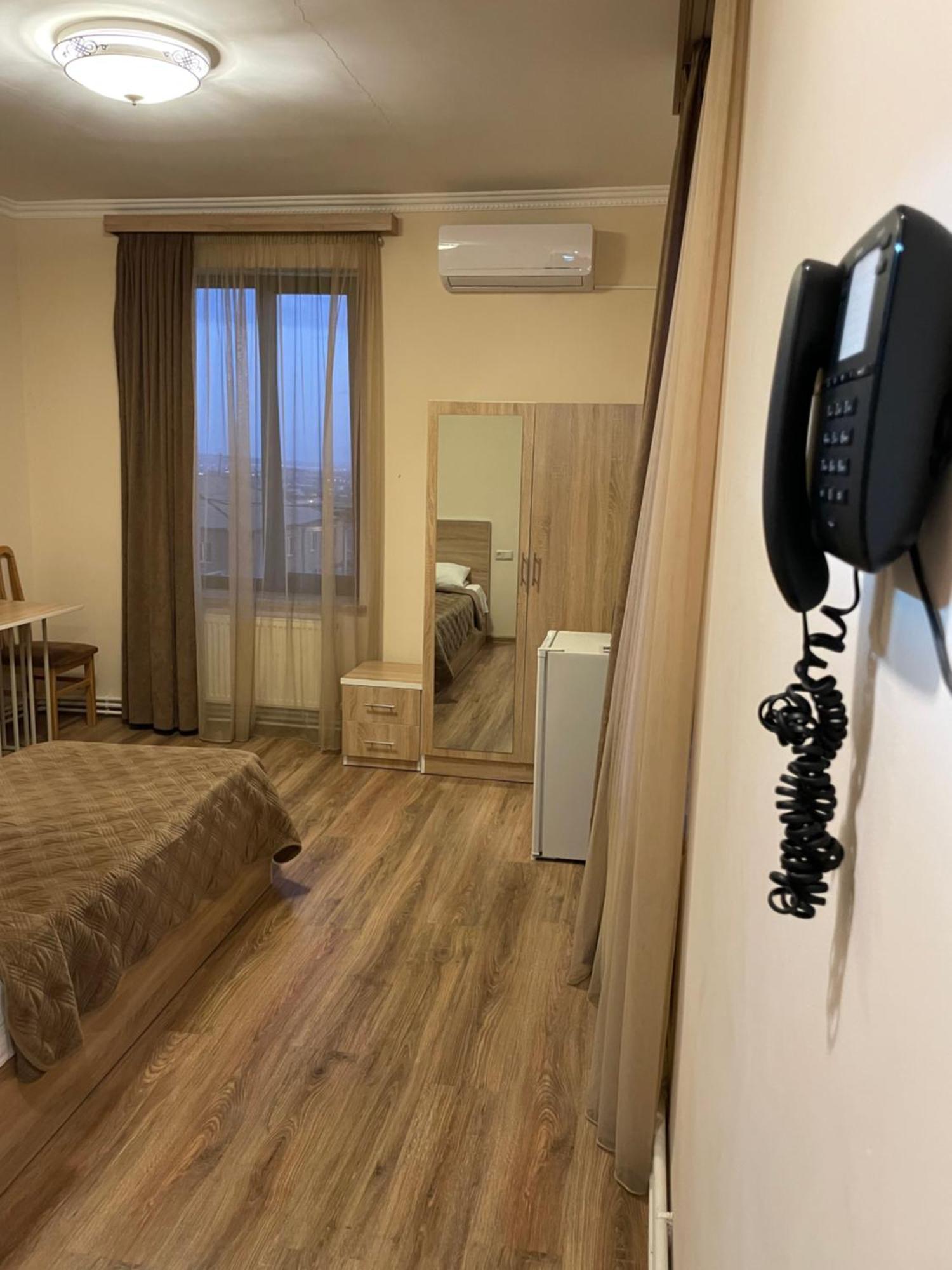 Decca Hotel Jerevan Eksteriør bilde